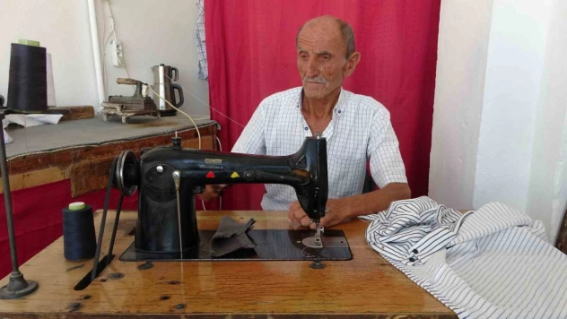 Çocuk yaşta eline aldığı iğne ipliği 60 yıldır bırakmadı