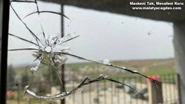 Çocuklar ders çalıştığı sırada eve silahlı saldırı düzenlendi