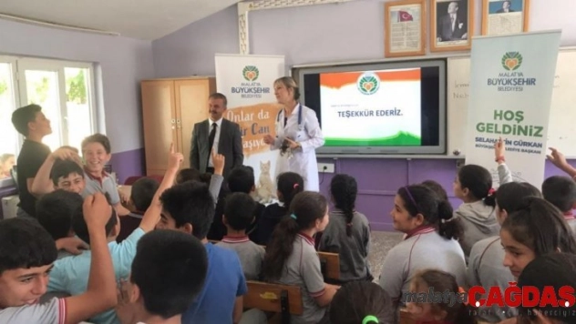 Çocuklara hayvan sevgisi kazandırılması için seminerler veriliyor