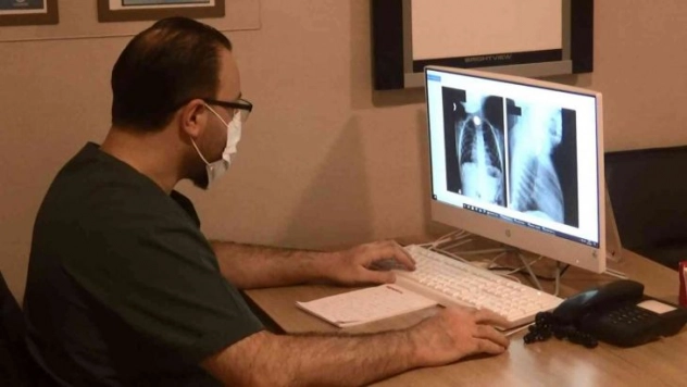 Çocuklarda boğaza kaçan cisimlere bilinçli müdahale hayat kurtarabilir