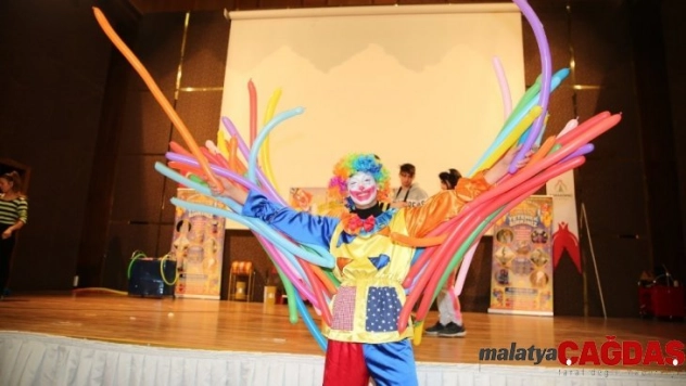 Çocukların karne hediyesi cambaz gösterisi oldu