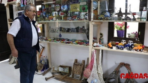 Çocukluğunu 'Nostalji Evi'nde sergiliyor