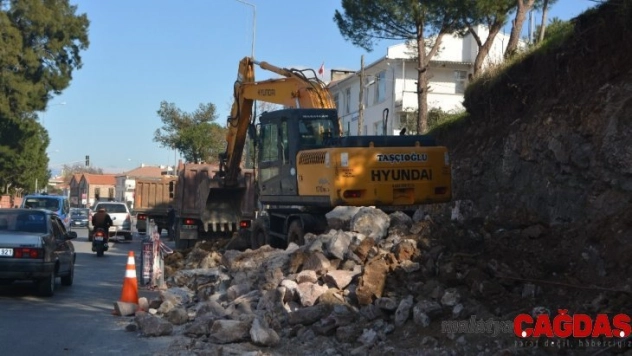 Çökmek üzere olan istinat duvarına belediye freni