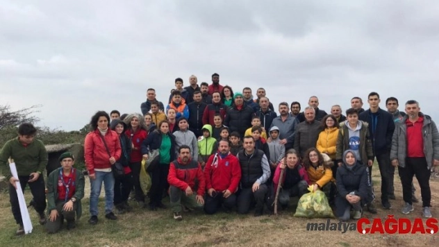 Çöp toplamak için dağları bayırları aştılar