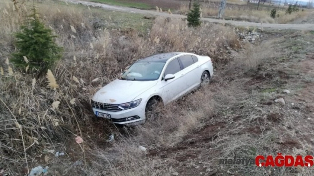 Çorum'da otomobil şarampole uçtu: 2 yaralı