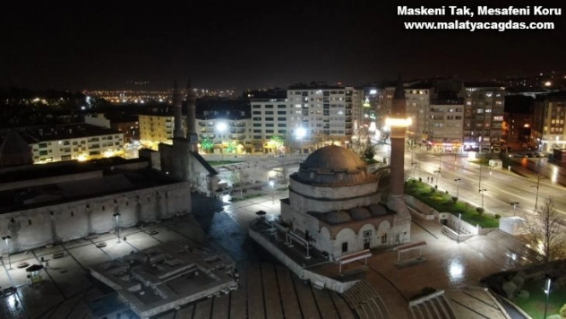 Covid-19 engeline takılan 5 asırlık gelenek minarelerden sürdürülüyor