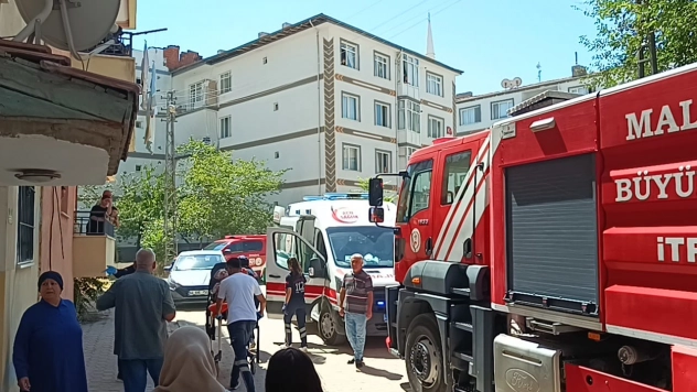 Çukurdere'de Apartman Dairesinde Yangın Paniği