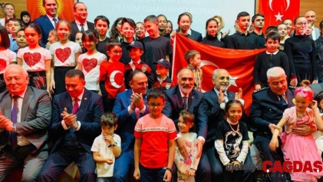 Cumhurbaşkanı Başdanışmanı Topçu Kırgızistan'da Cumhuriyet Bayramı kutlamasına katıldı