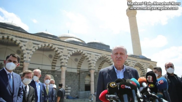 Cumhurbaşkanı Erdoğan AK Parti İl Danışma Toplantısında 81 vilayetten gelen gençlerle buluştu