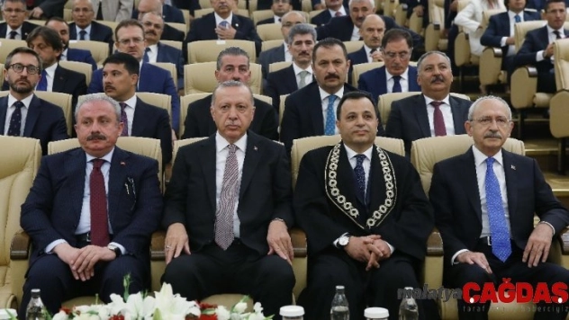 Cumhurbaşkanı Erdoğan AYM'de yemin törenine katıldı