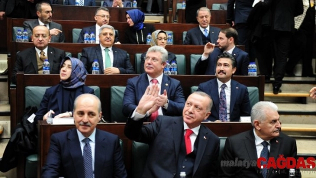 Cumhurbaşkanı Erdoğan, kürsüyü şehit Mehmet Şirin Demir'in kızına bıraktı