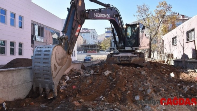 Cumhuriyet Caddesi'nde yeni imar yolu açılıyor