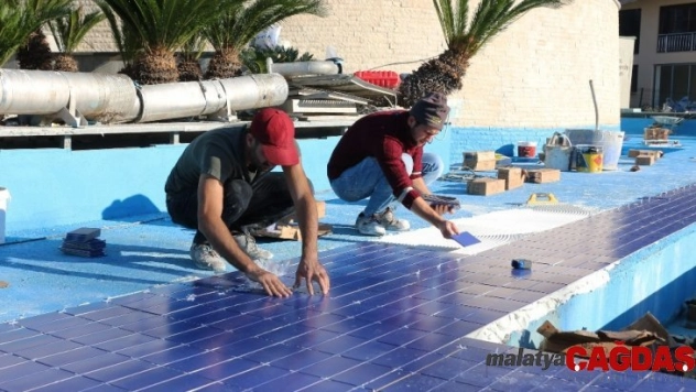 Cumhuriyet Meydanı'ndaki gösteri havuzu bakıma alındı