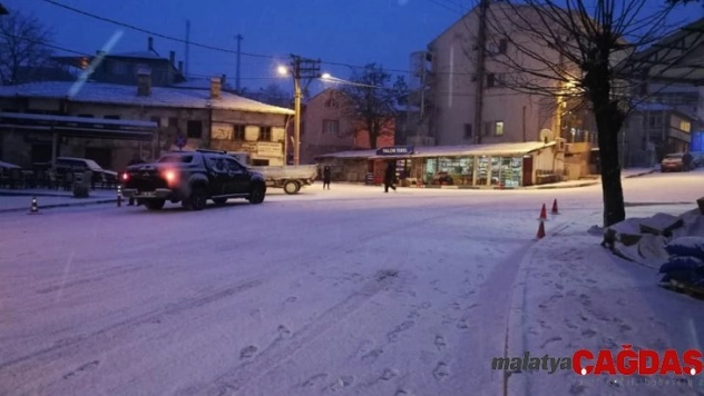 Dağ ilçeleri beyaza büründü