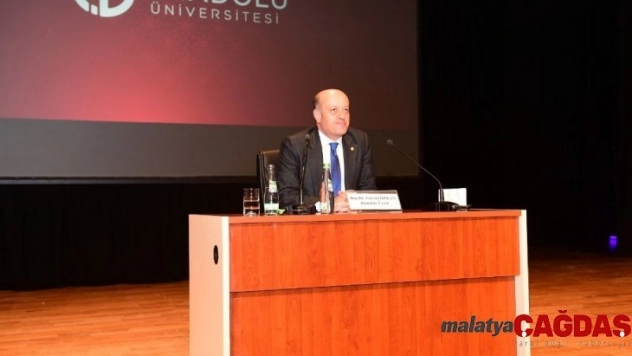 Danıştay Üyesi Gürsel Özkan ve Anayasa Mahkemesi Üyesi Engin Yıldırım öğrencilerle buluştu