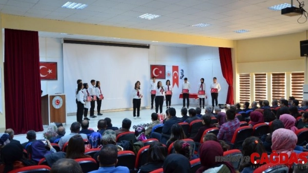 Darende de Öğretmenler Günü programı düzenlendi