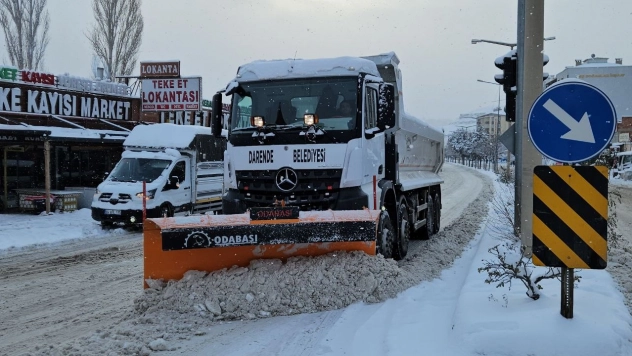 Karla mücadele çalışmaları sürüyor