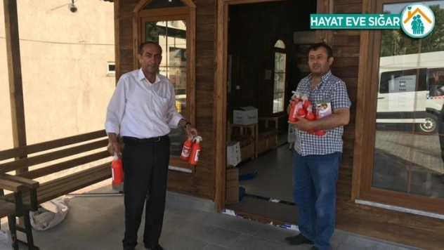 Darende'de taksicilere maske dağıtıldı