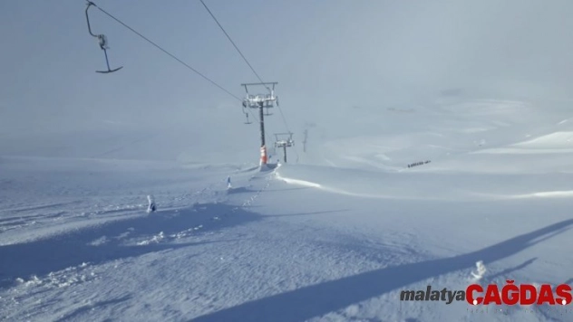 Davraz'daki 2 pistte kayak sezonu açıldı