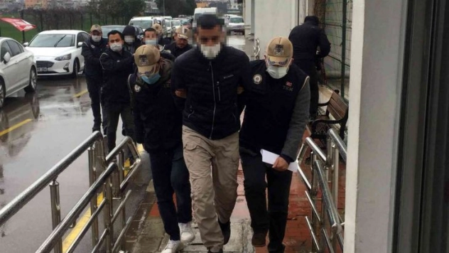 DEAŞ operasyonunda gözaltına alınan 4 zanlı adliyeye sevk edildi