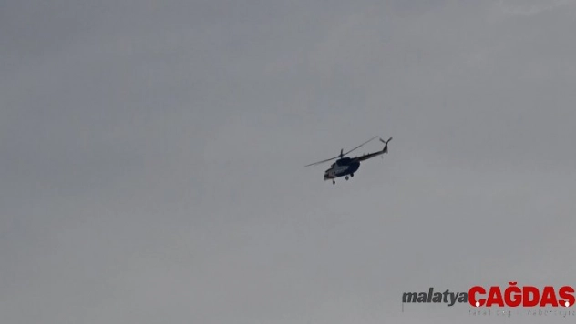 Define arar gibi kayıp dağcıları dedektörle arıyorlar