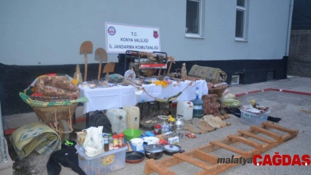 Define ararken jandarmaya yakalandı