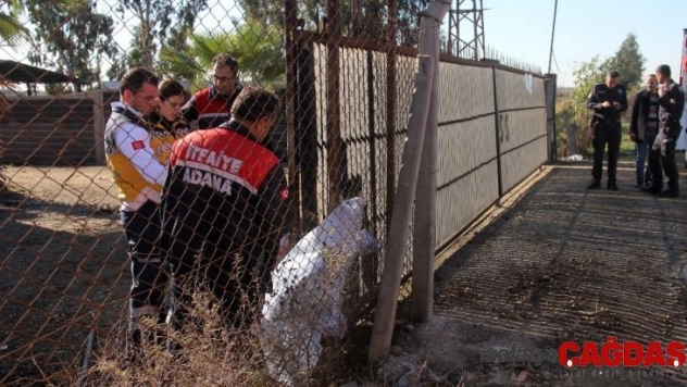 Demir kapıya kafası sıkışan çocuk feci şekilde öldü