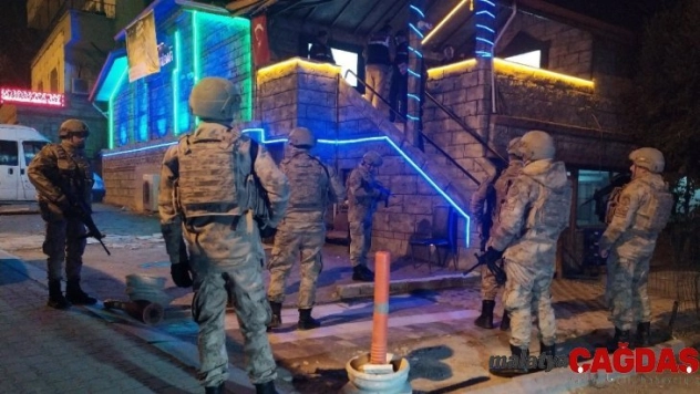 Denizli'de 30 adrese fuhuş baskını: 71 gözaltı