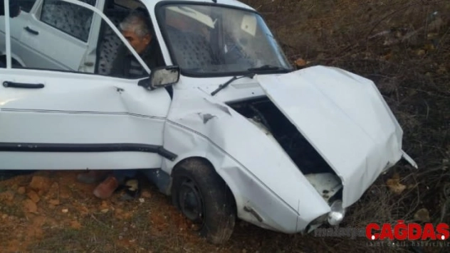 Denizli'de trafik kazası: 2 yaralı