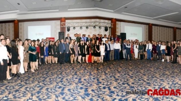 Denizli Özel Cerrahi Hastanesi personelleri yemekte bir araya geldi