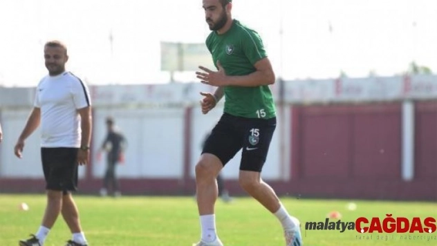 Denizlispor süresiz kadro dışı bıraktığı Oğuz Yılmaz ile anlaşmaya vardı