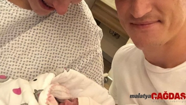 Denizlispor'un orta saha oyuncusu baba oldu