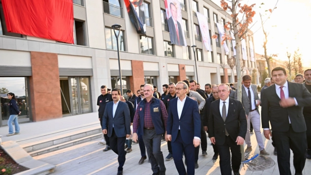 Deprem Konutları Yükseliyor: Karaloğlu Çalışmaları Yerinde Gördü