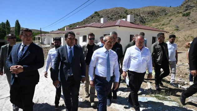 Deprem Sonrası İmar Seferberliği: Vali Yavuz Kuluncak'ta Sahadaydı