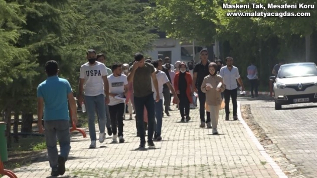 Deprem yaşayan Bingöl'de öğrencilerin sınav heyecanı