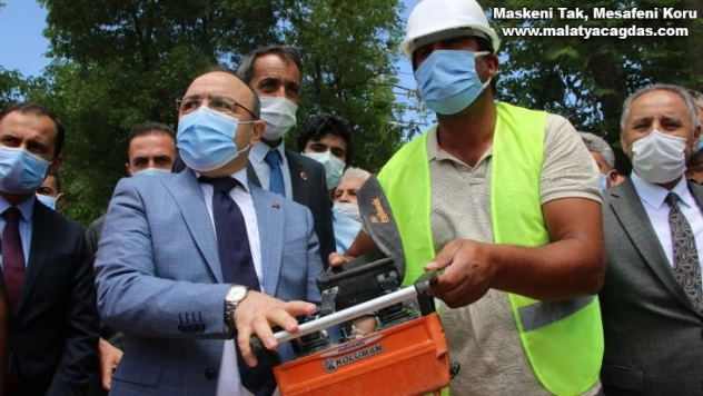 Depremden ağır hasar gören köy okulunun yerine 8 derslikli okul