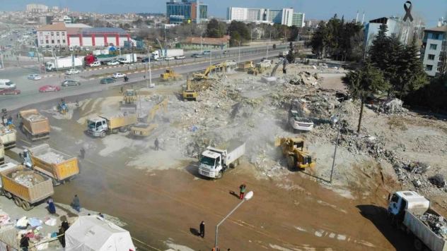 Depremin 21'inci gününde enkaz çalışmaları havadan görüntülendi