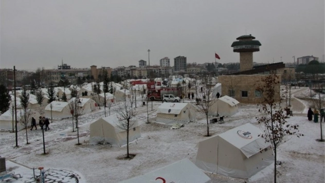 Elazığ'da kar etkisini gösterdi
