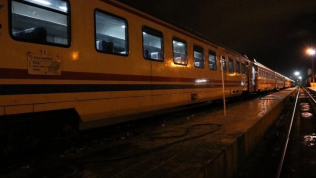 Depremzedelerin vagonda yaşamı