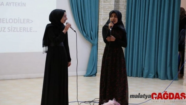 Dereceye giren öğrencilere ödülleri verildi