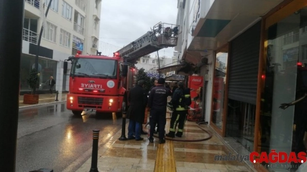 Deri tamir atölyesinde yangın