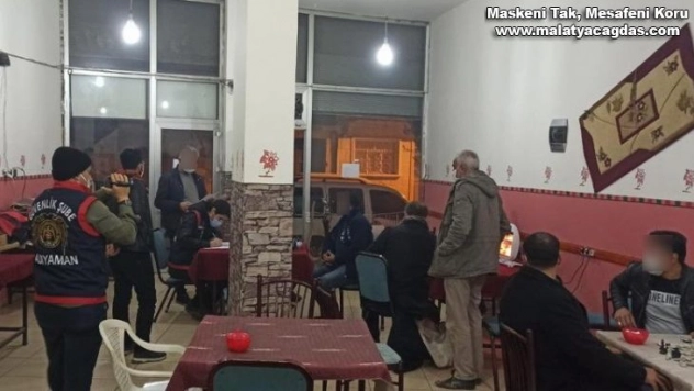 Dernek binasında oyun oynayanlara suçüstü