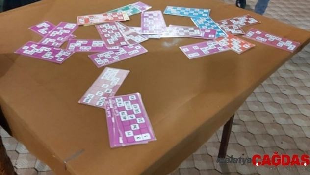 Dernekte kumar oynayanlar yakalandı