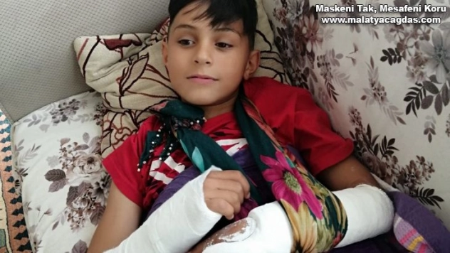 Ders çalışmaya giden öğrencinin 2 kolu kırıldı