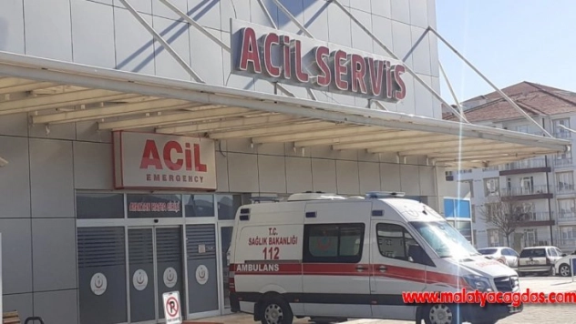 Devrilen traktörün altında kalan sürücü hayatını kaybetti