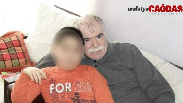 Devrilen traktörün altında kalan sürücü öldü