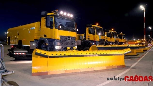 DHMİ Genel Müdürü Keskin, İstanbul Havalimanı'ndaki kış hazırlıklarını yerinde inceledi