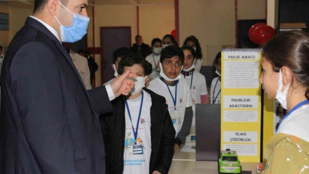 Dicle'de 4006 TÜBİTAK Bilim Fuarı açılışı gerçekleşti