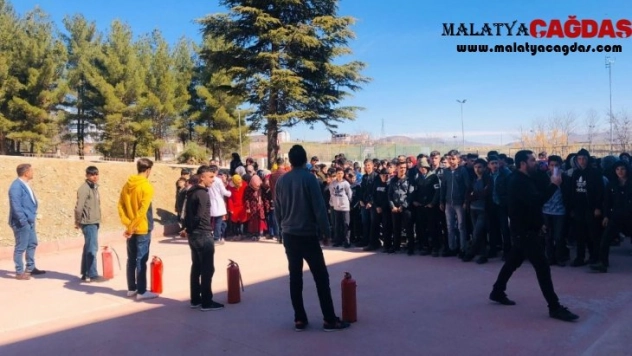 Dicle'de öğrencilere yönelik deprem ve yangın tatbikatı