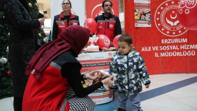 Dijital dünyada çocuk haklarına destek için Erzurum'da imza kampanyası